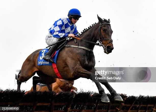 Meath , Ireland - 1 April 2024; Western Walk, with Jonathan Sweeney up, during the Fairyhouse Steel Handicap Hurdle on day three of the Fairyhouse...