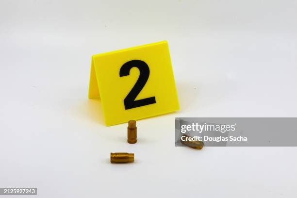 crime scene environment - busta per la raccolta di prove incriminatorie foto e immagini stock