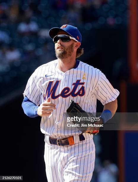 Jeff McNeil of the New York Mets in action against the Seattle Mariners at Citi Field on September 03, 2023 in New York City. The Mets defeated the...