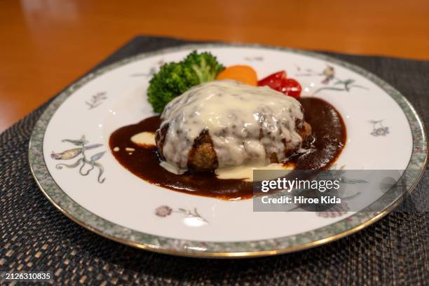 hamburger steak - 大阪 stock pictures, royalty-free photos & images