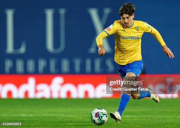 Rodrigo Gomes of GD Estoril Praia in action during the Liga Portugal Betclic match between GD Estoril Praia and FC Porto at Estadio Antonio Coimbra...