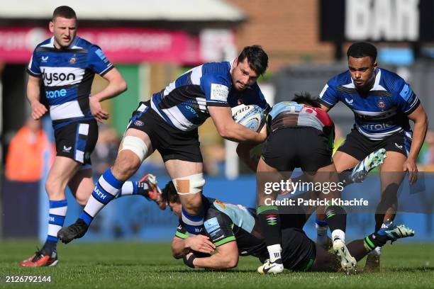 Jaco Coetzee of Bath Rugby fends Marcus Smith of Harlequins during the Gallagher Premiership Rugby match between Harlequins and Bath Rugby at The...