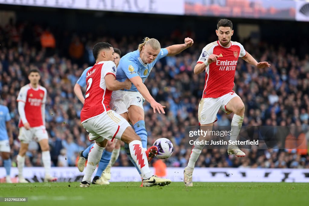 Manchester City v Arsenal FC - Premier League