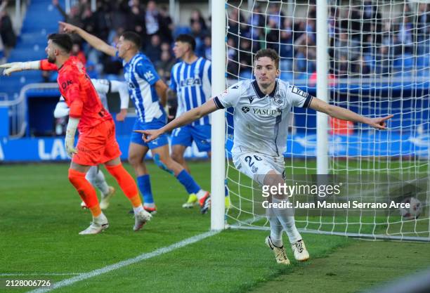 Jon Pacheco of Real Sociedad celebrates scoring his team's first goal during the LaLiga EA Sports match between Deportivo Alaves and Real Sociedad at...