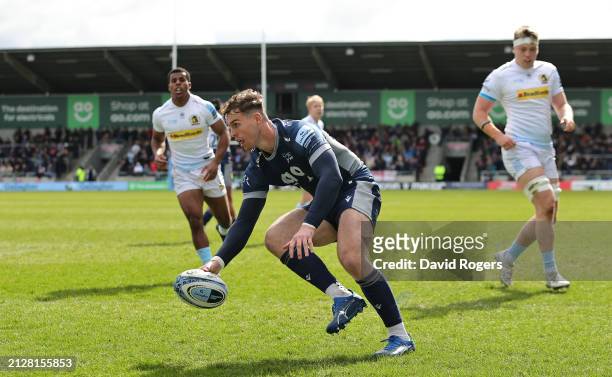 Tom Roebuck of Sale Sharks scores their first try during the Gallagher Premiership Rugby match between Sale Sharks and Exeter Chiefs at the AJ Bell...