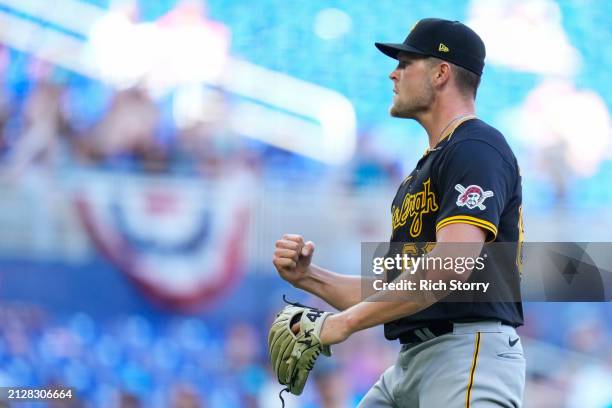 Hunter Stratton 2,201 Hunter Pirates Stock Photos, High-Res Pictures, and Images ...