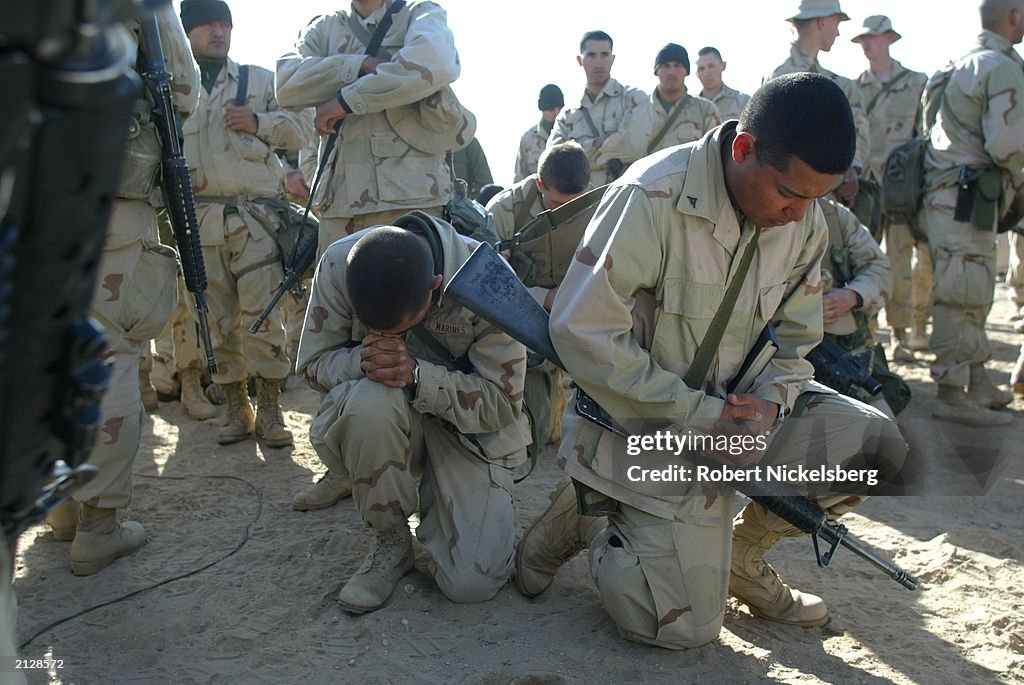 Marines Pray In Kuwaiti Desert