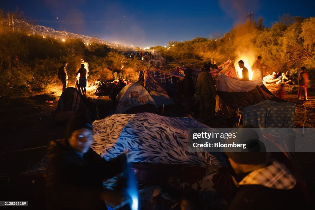Migrants At The US-Mexico Border As Texas Immigration Law Returns To Court
