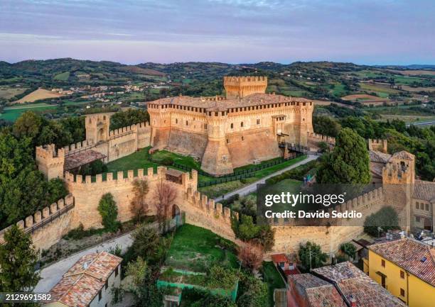 aerial view of the fortified medieval town of gradara - marche italy stock pictures, royalty-free photos & images
