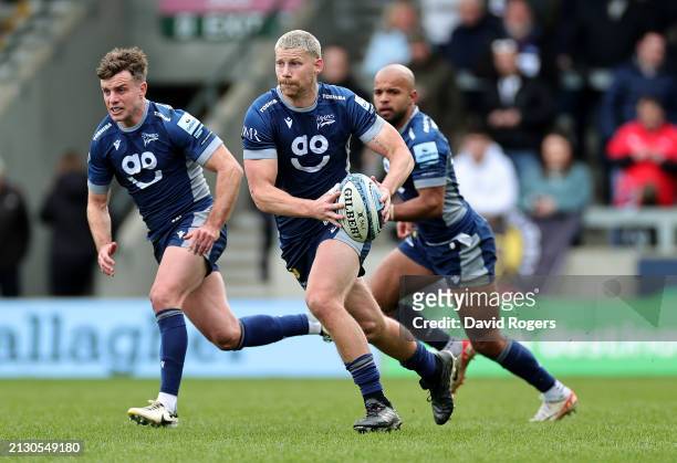 Rob du Pree of Sale Sharks runs with the ball during the Gallagher Premiership Rugby match between Sale Sharks and Exeter Chiefs at the AJ Bell...