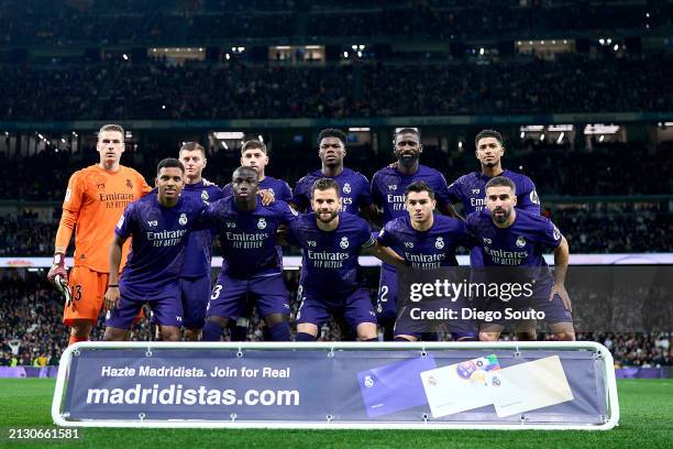 Players of Real Madrid line up for a photo prior to kick off the LaLiga EA Sports match between Real Madrid CF and Athletic Bilbao at Estadio...