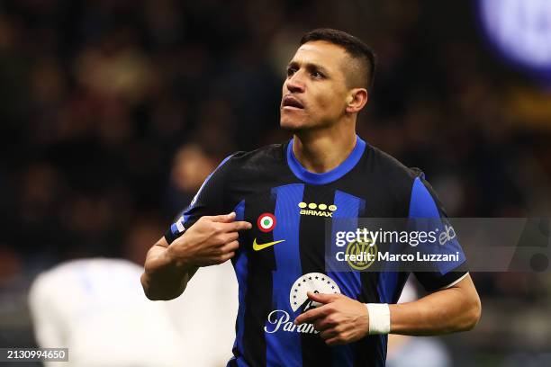 Alexis Sanchez of FC Internazionale celebrates scoring his team's second goal during the Serie A TIM match between FC Internazionale and Empoli FC at...