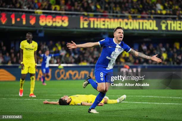 Saul Niguez of Atletico Madrid celebrates scoring his team's second goal during the LaLiga EA Sports match between Villarreal CF and Atletico Madrid...