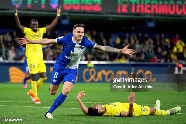 Saul Niguez of Atletico Madrid celebrates scoring his team's second goal during the LaLiga EA Sports match between Villarreal CF and Atletico Madrid...