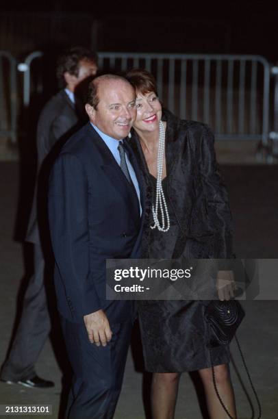 Photo taken on September 25, 1995 in Paris shows French Minister of Justice Jacques Toubon and his wife Lise. Toubon was Minister of Justice from...
