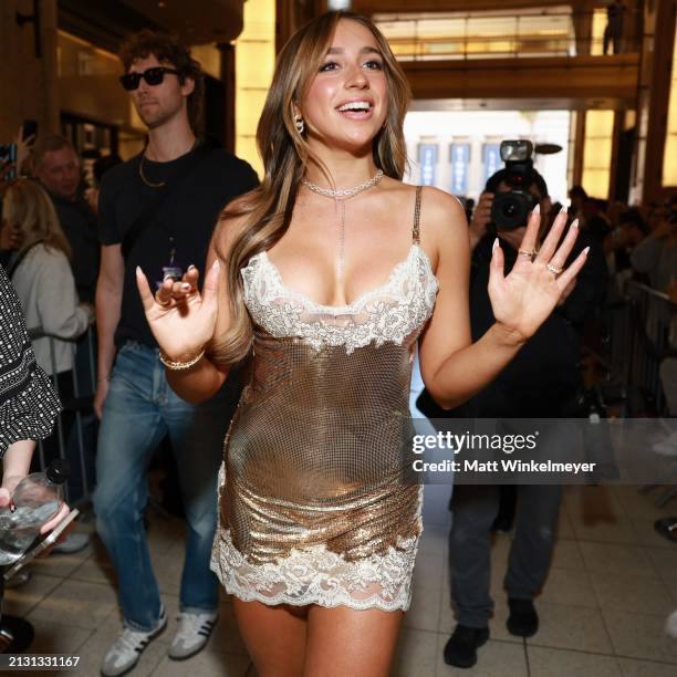 Tate McRae attends the 2024 iHeartRadio Music Awards at Dolby Theatre in Los Angeles, California on April 01, 2024. Broadcasted live on FOX.