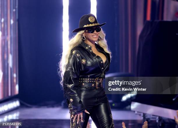 Beyoncé accepts the Innovator Award onstage during the 2024 iHeartRadio Music Awards at Dolby Theatre in Los Angeles, California on April 01, 2024....