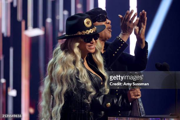 Beyoncé accepts the Innovator Award from Stevie Wonder onstage during the 2024 iHeartRadio Music Awards at Dolby Theatre on April 01, 2024 in...