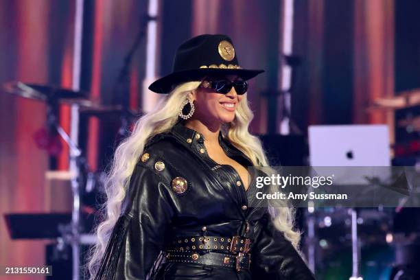 Beyoncé accepts the Innovator Award onstage during the 2024 iHeartRadio Music Awards at Dolby Theatre on April 01, 2024 in Hollywood, California.