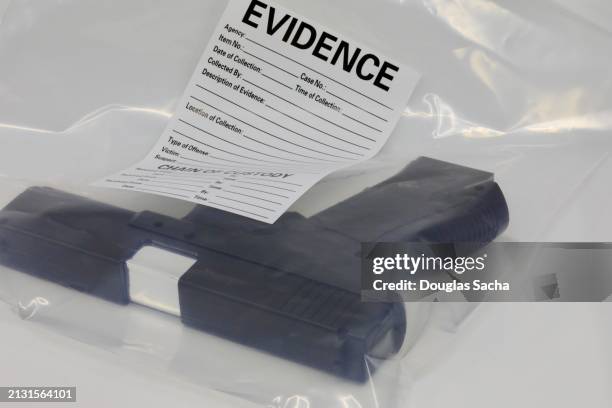csi clue - murder victim stock pictures, royalty-free photos & images
