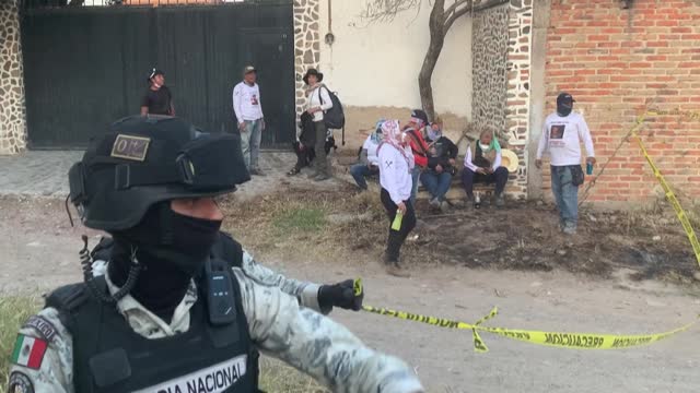 MEX: Reportan hallazgo de restos humanos en fosas y crematorio clandestino en México