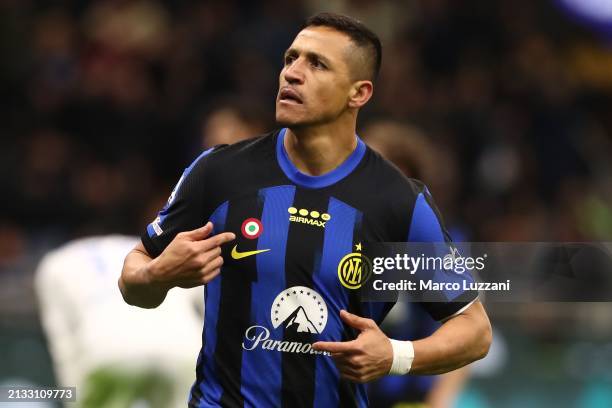 Alexis Sanchez of FC Internazionale celebrates scoring his team's second goal during the Serie A TIM match between FC Internazionale and Empoli FC at...