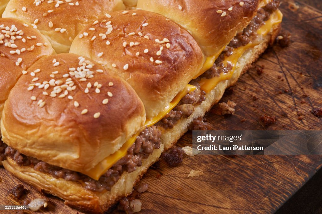 Copycat Hawaiian Roll Cheeseburger Sliders