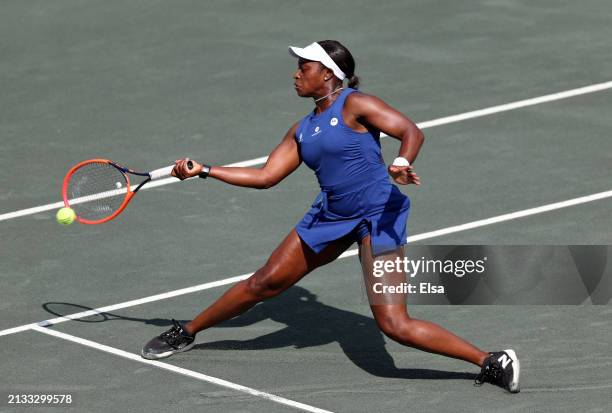 Sloane Stephens of the United States returns a shot to Magdalena Frech of Poland on Day 2 of the WTA 500 Credit One Charleston Open 2024 at Credit...
