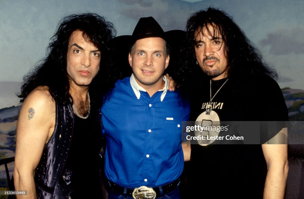 The Tonight Show - Garth Brooks And Kiss