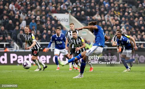 Dominic Calvert-Lewin of Everton scores his team's first goal from a penalty kick during the Premier League match between Newcastle United and...