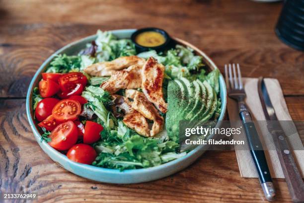 fresh salad for lunch - grilled chicken stock pictures, royalty-free photos & images