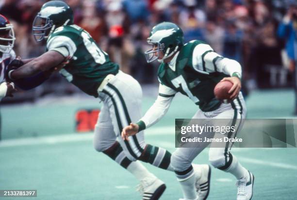 Philadelphia Eagles quarterback Ron Jaworski scrambles during a regular season game against the New York Giants on November 22, 1981 at Veterans...