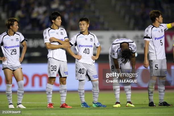 Gamba Osaka players look dejected after the team's 0-4 defeat in the J.League J1 match between Sanfrecce Hiroshima and Gamba Osaka at Edion Stadium...