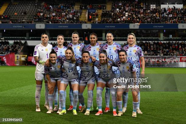 Spain's players, goalkeeper Misa Rodriguez, defender Laia Aleixandri, defender Irene Paredes, forward Salma Paralluelo, midfielder Jennifer Hermoso,...