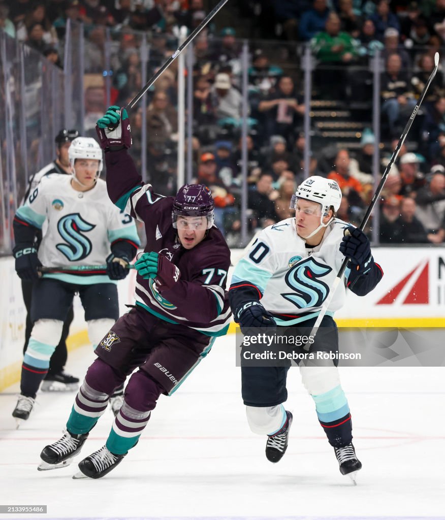 Frank Vatrano of the Anaheim Ducks and Eeli Tolvanen of the