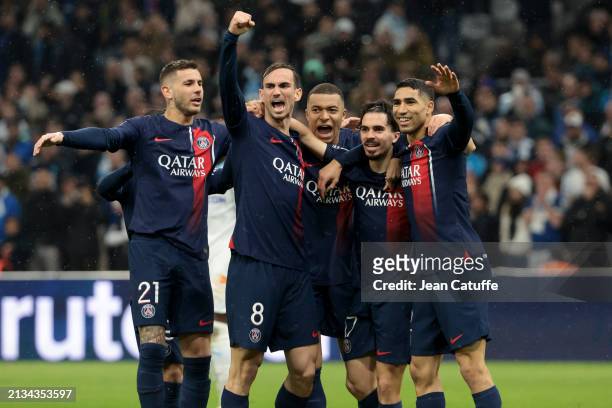 Vitinha of PSG celebrates his goal with Lucas Hernandez, Fabian Ruiz Pena, Kylian Mbappe, Achraf Hakimi of PSG during the Ligue 1 Uber Eats match...