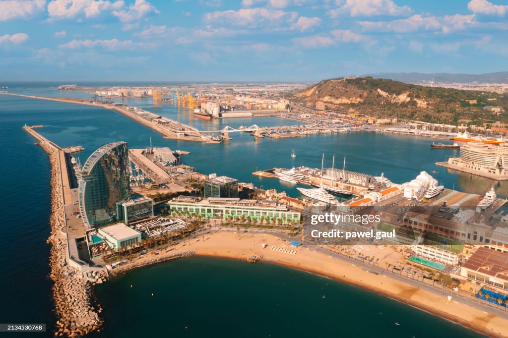 Luftaufnahme von Port Vell in Barcelona Spanien