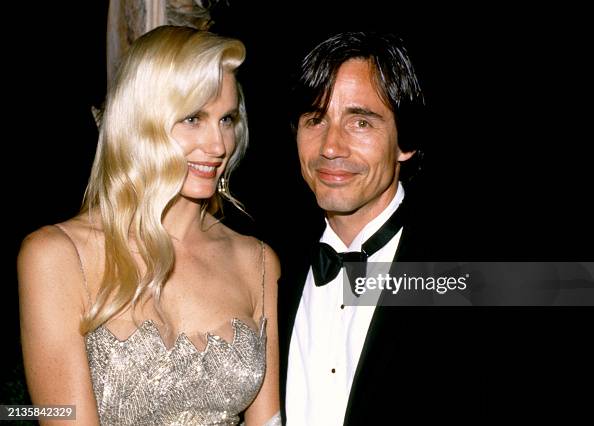 34 Jackson Browne Daryl Hannah Photos and High-Res Pictures - Getty Images