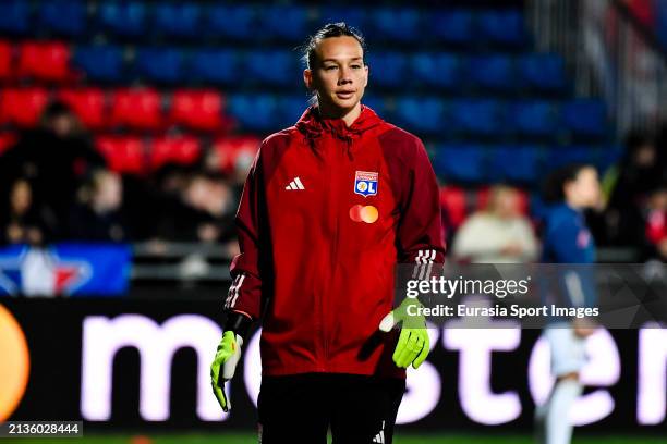 Goalkeeper Laura Benkarth of Lyon warming up during French Division 1 Feminine match between Olympique Lyon and Le Havre on March 31, 2024 in Le...