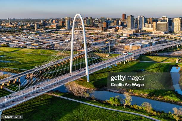 bridge to downtown dallas - hängbro bildbanksfoton och bilder