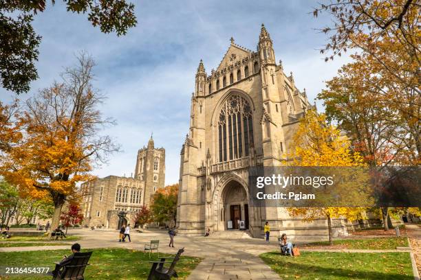 princeton, new jersey university chapel, ivy league universitätscampus, usa - princeton university stock-fotos und bilder