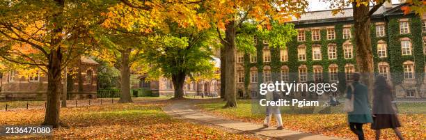 princeton, nueva jersey, nassau hall, campus universitario de la ivy league, ee. uu. - ivy league universidad fotografías e imágenes de stock