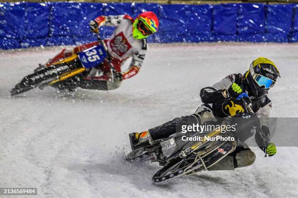 Atte Suolammi of Finland in yellow is leading Michal Knapp of Poland in red during the Roelof Thijs Bokaal at Ice Rink Thialf in Heerenveen, The...
