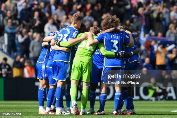 Leicester City players are huddling ahead of the kickoff of the Sky Bet Championship match between Leicester City and Birmingham City at the King...