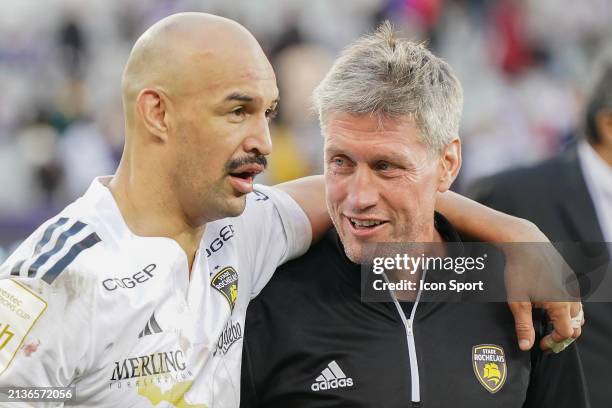 La Rochelle head coach Ronan O'Gara nd Dillyn Leyds of La Rochelle react after the Investec Champions Cup match between Stormers and La Rochelle at...