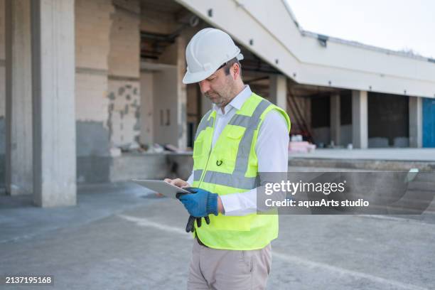 engineer on construction site - construction material inspection stock pictures, royalty-free photos & images