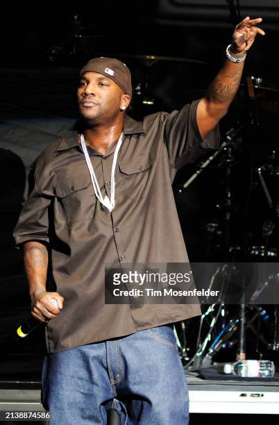 Young Jeezy performs at Sleep Train Pavilion on August 15, 2009 in Concord, California.
