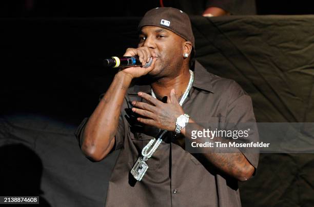 Young Jeezy performs at Sleep Train Pavilion on August 15, 2009 in Concord, California.