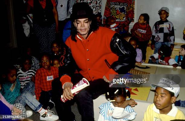 American singer Michael Jackson makes a guest appearance at Mills-Parole Elementary school in Annapolis, Maryland, circa 1990.
