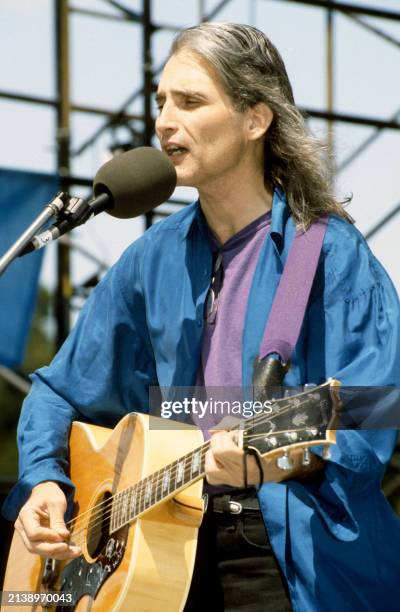 American singer-songwriter Jimmie Dale Gilmore sings on stage during a concert in Los Angeles, California, circa 1985.